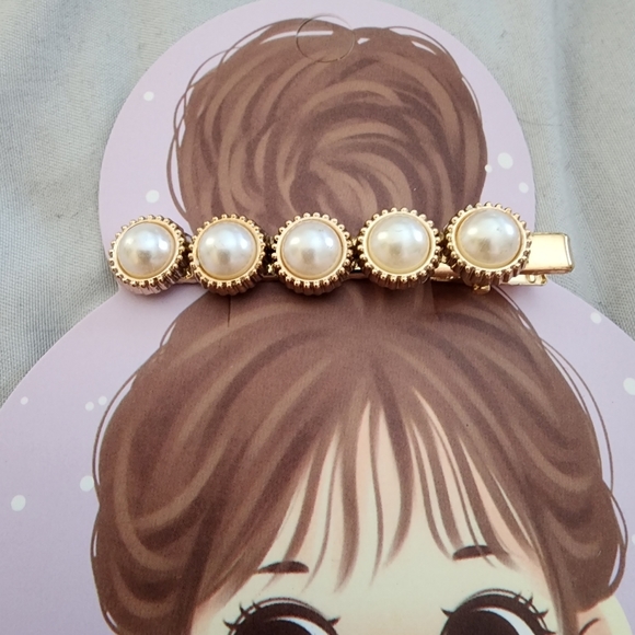 Gold Pearl Barrette - Picture 2 of 3
